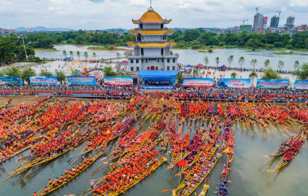 “龙舟之乡”湖南道县举办国家非遗龙船赛传承千年龙船习俗